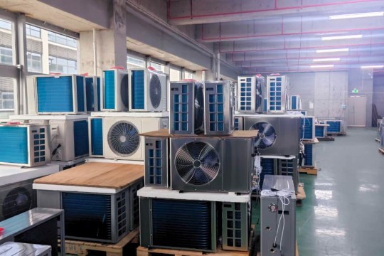Máy bơm nhiệt cho khách sạn là gì? Lợi ích khi lắp máy
